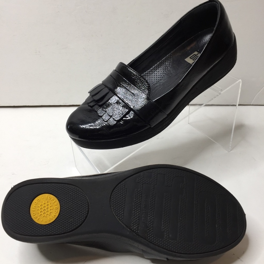 Fitflop FRINGEY Women 8 BLACK Patent LEATHER Kiltie Penny Slip-On Sneaker LOAFER